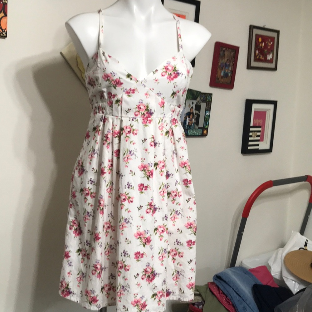 Delias summer dress with crisscrossing back (7)
